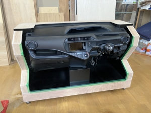 カーナビ展示用運転席モックアップ出来上がりまで２