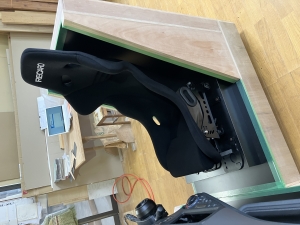 カーナビ展示用運転席モックアップ出来上がりまで３