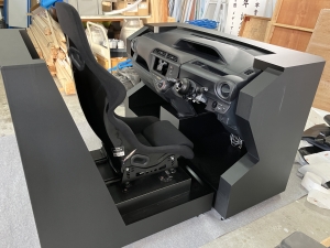 カーナビ展示用運転席モックアップ出来上がりまで５